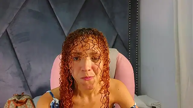 Snapshot of SexyLeilaa chatting on March 9, 2025, 12:00 am SexyLeilaa online show from March 9, 2025, 12:00 am