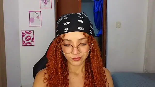 Snapshot of SexyLeilaa chatting on October 25, 2025, 1:49 am SexyLeilaa online show from October 25, 2025, 1:49 am