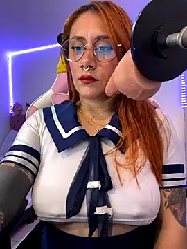 Luna Paris  online show from November 26, 2025, 11:05 pm