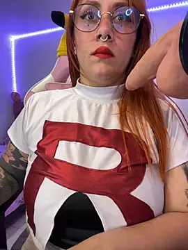 Luna Paris  online show from November 29, 2025, 11:05 pm