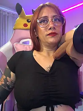 Luna Paris  online show from March 3, 2025, 1:56 pm