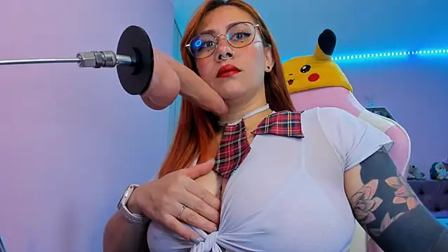 Luna Paris  online show from September 25, 2025, 2:12 pm