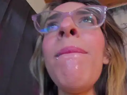 annyluna1 online show from December 17, 2025, 10:59 pm