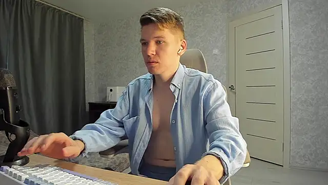 Snapshot of Bananas_dick chatting on October 4, 2025, 5:31 am Bananas dick online show from October 4, 2025, 5:31 am