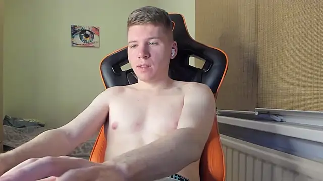 Snapshot of Bananas_dick chatting on December 22, 2024, 2:49 am Bananas dick online show from December 22, 2024, 2:49 am