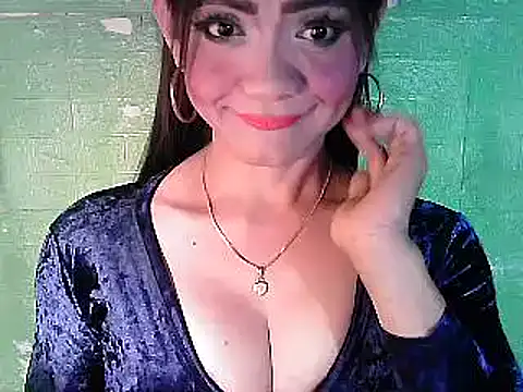 Rosebaumgardner1234 online show from February 15, 2025, 12:54 pm