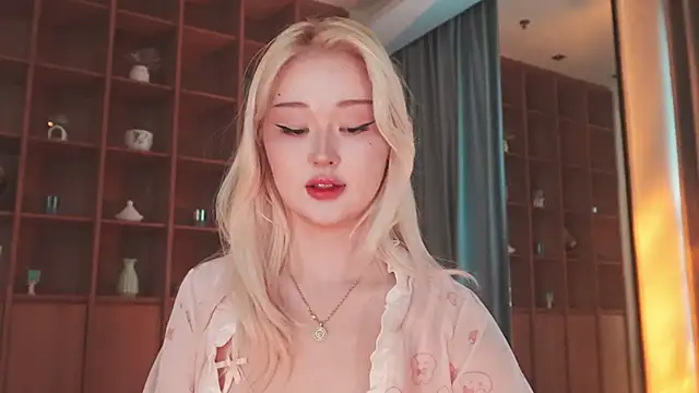 hyun chia online show from April 8, 2026, 2:57 am