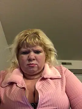 Snapshot of JemJensen30 chatting on February 10, 2025, 9:04 am JemJensen30 online show from February 10, 2025, 9:04 am