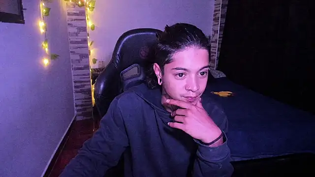 Snapshot of saad_man chatting on October 17, 2025, 5:11 am saad man online show from October 17, 2025, 5:11 am