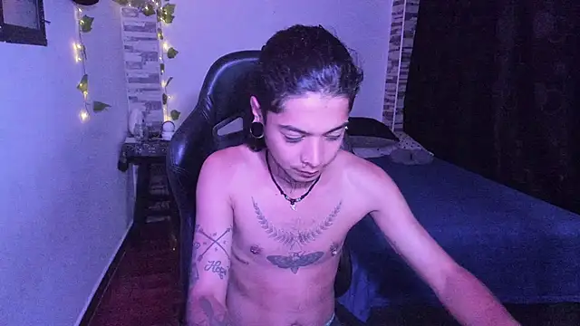 Snapshot of saad_man chatting on October 21, 2025, 11:37 pm saad man online show from October 21, 2025, 11:37 pm