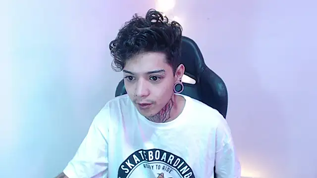 Snapshot of saad_man chatting on January 13, 2025, 1:45 am saad man online show from January 13, 2025, 1:45 am