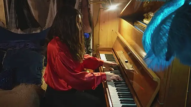 VanessaDoyle online show from March 13, 2026, 5:51 pm