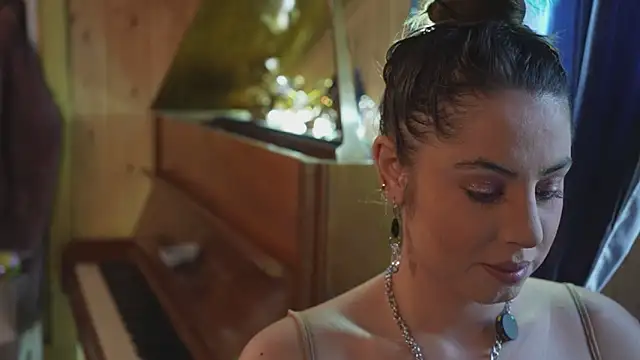 Snapshot of VanessaDoyle chatting on October 27, 2025, 8:26 am VanessaDoyle online show from October 27, 2025, 8:26 am