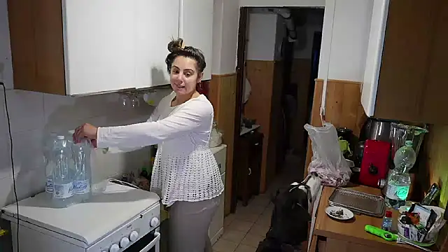 Snapshot of VanessaDoyle chatting on September 8, 2025, 4:28 pm VanessaDoyle online show from September 8, 2025, 4:28 pm