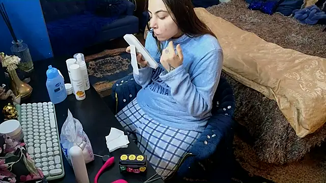 Snapshot of VanessaDoyle chatting on December 16, 2025, 2:27 am VanessaDoyle online show from December 16, 2025, 2:27 am