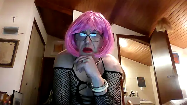 littledragon33 online show from April 3, 2026, 10:27 pm