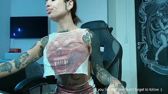 Rubbernina online show from March 6, 2025, 2:51 pm