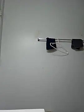 Snapshot of oliviaprettypussy chatting on December 17, 2024, 2:33 am oliviaprettypussy online show from December 17, 2024, 2:33 am