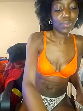 Snapshot of oliviaprettypussy chatting on October 24, 2025, 1:32 pm oliviaprettypussy online show from October 24, 2025, 1:32 pm