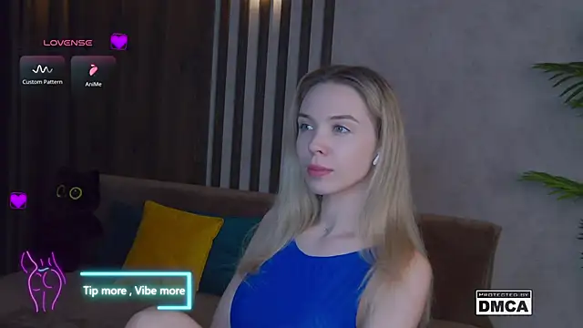 Snapshot of Holl1Would chatting on February 26, 2025, 10:36 pm Holl1Would online show from February 26, 2025, 10:36 pm