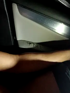 Roberts8inchcock online show from November 16, 2025, 9:58 am