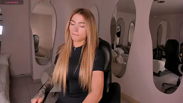 Snapshot of LexieWayne chatting on January 14, 2026, 9:07 pm LexieWayne online show from January 14, 2026, 9:07 pm