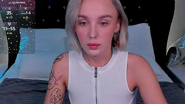 Snapshot of LianaFord chatting on September 11, 2025, 12:32 am LianaFord online show from September 11, 2025, 12:32 am