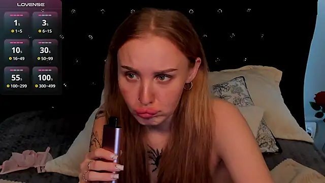 Snapshot of LianaFord chatting on March 12, 2025, 1:58 am LianaFord online show from March 12, 2025, 1:58 am