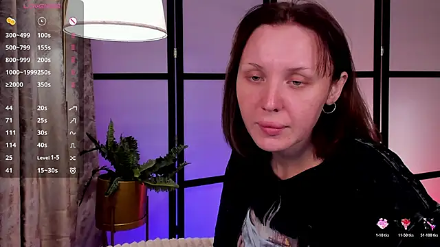 LianaFord online show from April 8, 2026, 5:42 am