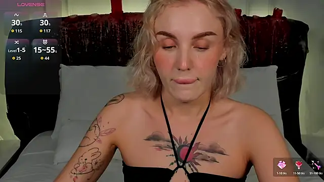 Snapshot of LianaFord chatting on October 18, 2025, 8:55 pm LianaFord online show from October 18, 2025, 8:55 pm