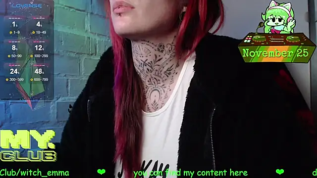Snapshot of Witch_Emma chatting on November 25, 2025, 8:42 pm Witch Emma online show from November 25, 2025, 8:42 pm