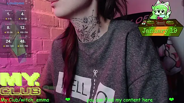 Snapshot of Witch_Emma chatting on January 19, 2026, 4:27 am Witch Emma online show from January 19, 2026, 4:27 am