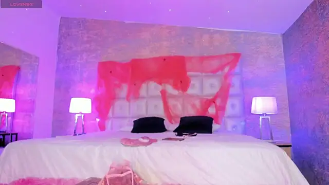 Snapshot of AntonellaRossi chatting on October 15, 2025, 7:44 pm AntonellaRossi online show from October 15, 2025, 7:44 pm