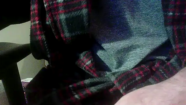 Snapshot of OralDesires2 chatting on February 18, 2025, 2:59 am OralDesires2 online show from February 18, 2025, 2:59 am