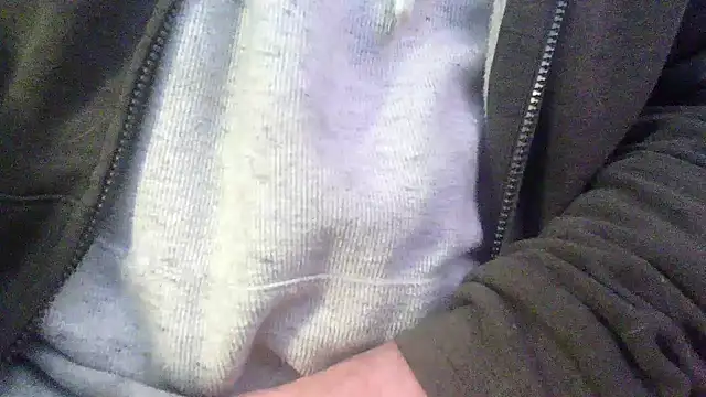 Snapshot of OralDesires2 chatting on January 20, 2025, 3:28 pm OralDesires2 online show from January 20, 2025, 3:28 pm