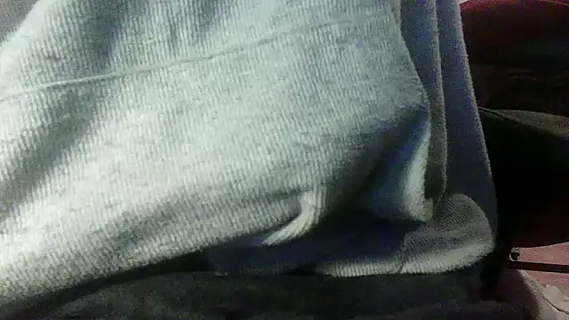 Snapshot of OralDesires2 chatting on February 2, 2025, 12:51 am OralDesires2 online show from February 2, 2025, 12:51 am