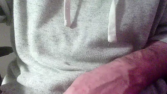 Snapshot of OralDesires2 chatting on January 24, 2025, 12:52 am OralDesires2 online show from January 24, 2025, 12:52 am