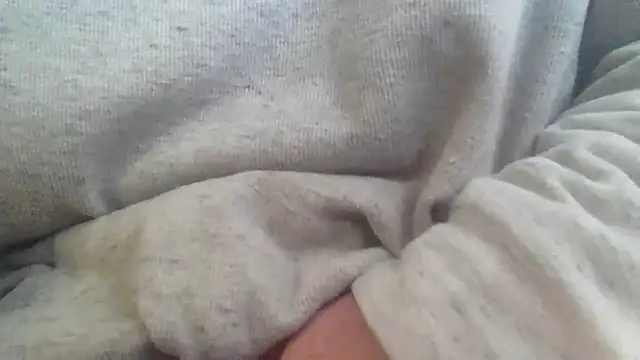 Snapshot of OralDesires2 chatting on February 17, 2025, 3:22 pm OralDesires2 online show from February 17, 2025, 3:22 pm