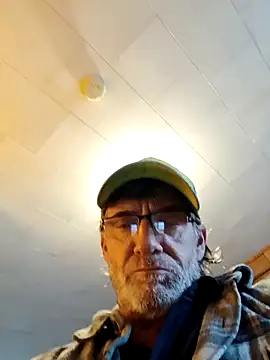 Snapshot of OralDesires2 chatting on October 23, 2025, 9:13 pm OralDesires2 online show from October 23, 2025, 9:13 pm