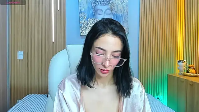 barbie scoth  online show from May 25, 2026, 11:47 pm