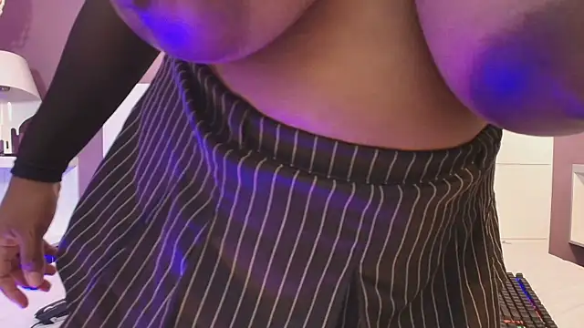 Snapshot of StaceyGraves_ chatting on October 22, 2025, 3:22 pm StaceyGraves online show from October 22, 2025, 3:22 pm