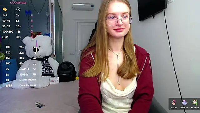 KateJonson online show from March 6, 2025, 7:47 am