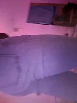 Snapshot of HouseOfCums chatting on November 1, 2025, 1:01 am HouseOfCums online show from November 1, 2025, 1:01 am