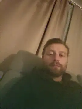 Snapshot of HouseOfCums chatting on October 5, 2025, 11:39 pm HouseOfCums online show from October 5, 2025, 11:39 pm