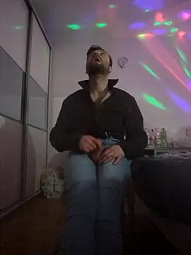 Snapshot of HouseOfCums chatting on November 16, 2025, 5:23 am HouseOfCums online show from November 16, 2025, 5:23 am