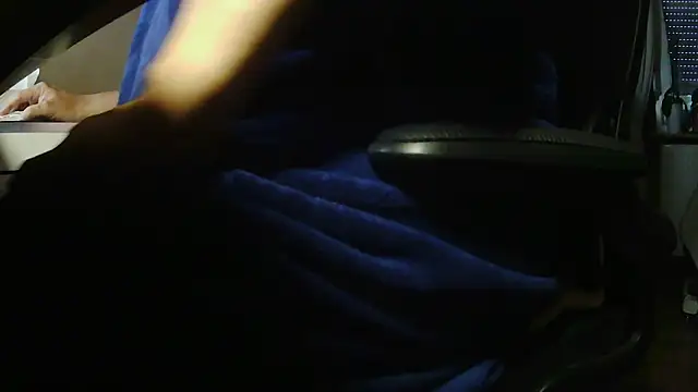 Snapshot of suedel65 chatting on May 26, 2026, 3:15 am suedel65 online show from May 26, 2026, 3:15 am