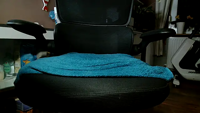 suedel65 online show from October 24, 2025, 3:05 am