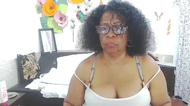 Yayis-hot-sexyw online show from February 25, 2025, 10:42 pm