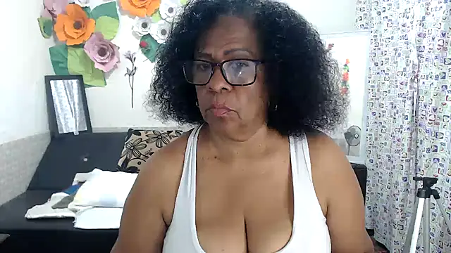 Yayis-hot-sexyw online show from February 19, 2025, 10:53 pm