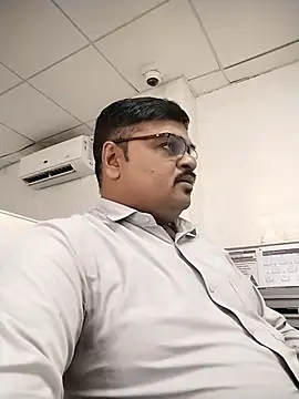 Snapshot of Desi_Londa_143 chatting on October 1, 2025, 4:28 am Desi Londa 143 online show from October 1, 2025, 4:28 am